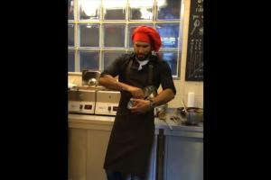Ranveer proves to be an ideal husband again, bakes a cake for Deepika