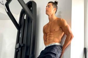 COVID-19: Cristiano Ronaldo shows off ripped body in Instagram photo