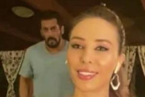 Salman Khan interrupts Iulia Vantur's chat session, don't miss it!