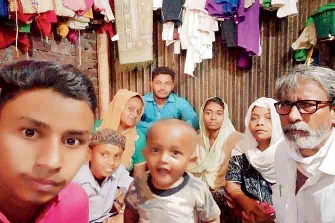 Tailor Mohammed Jamil Akhtar Sheikh, who lives in Malvani, has been using his savings to feed his family of eight because he wasn’t aware that the government is distributing food