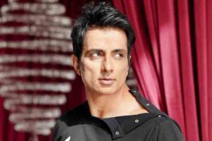 Sonu Sood ties up with BMC; provides food to 45,000 people daily