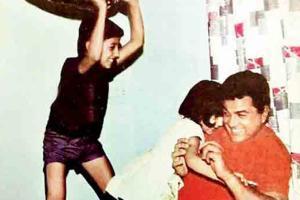 See photo: When Sunny Deol's 'dhai kilo ka haath' was only 50 gm!