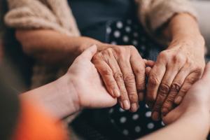 Indian girl brings smile on withered faces of US nursing home residents