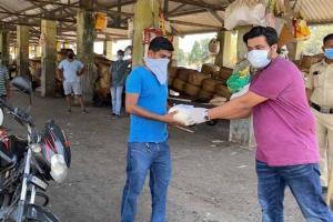 Varun Chibber supports daily wagers' families amid COVID-19 pandemic