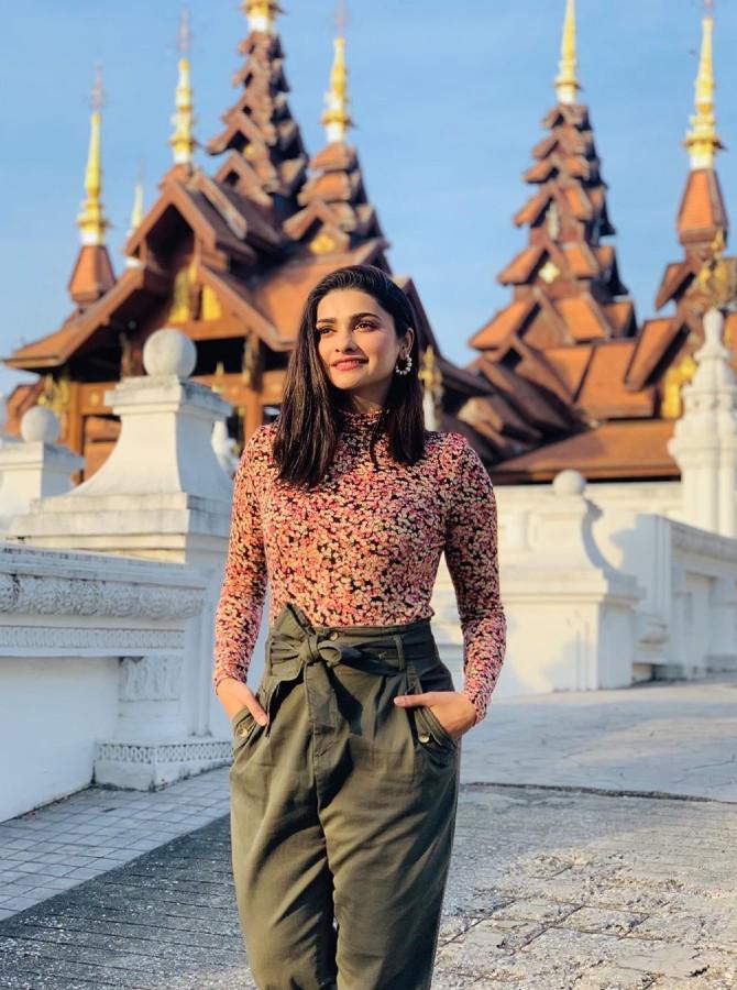 Prachi also penned a thoughtful note, expressing her feelings about the coronavirus lockdown. Along with the note, she shared a series of pictures from her pre-coronavirus vacations. She wrote, 