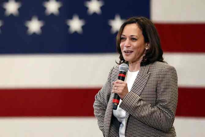 After her parents divorced when she was only seven, Harris was brought up by her mother, whom she has described as 