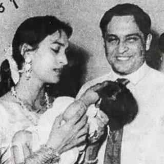 Nutan married naval Lieutenant-Commander Rajnish Bahl in October 1959. Two years later, the couple was blessed with a son, whom they named Mohnish