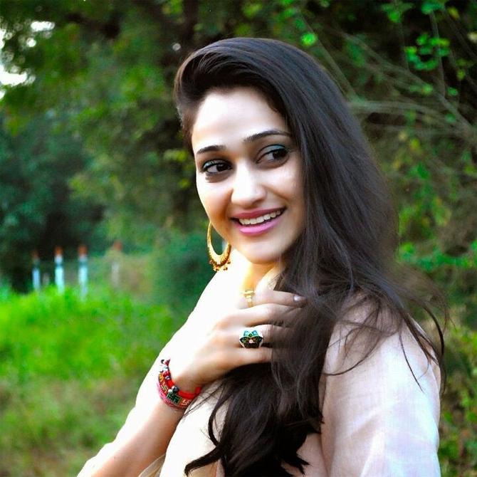 Disha Vakani was 19 when she made her debut in the Hindi film Kamsin: The Untouched. It was a B-grade thriller, co-starring Shiva Rindani and Prithvi and did not give much recognition as an actress to Disha.