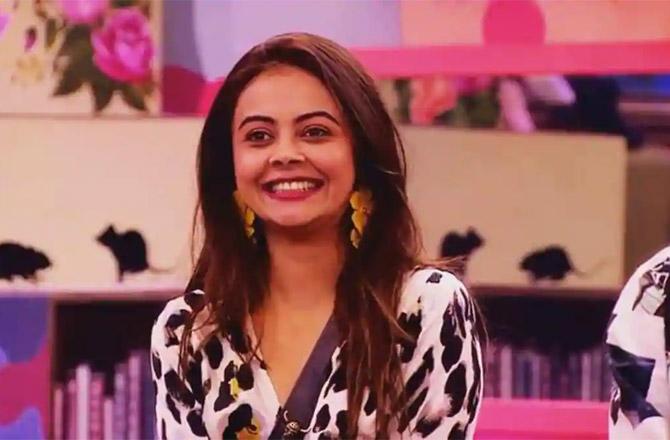 While Devoleena was playing quite well inside the Bigg Boss house, she shocked her fans as she walked out of the controversial show on Day 63, owing to her severe back injury. Fans were expecting her re-entry in the show, but that didn't ever happen.