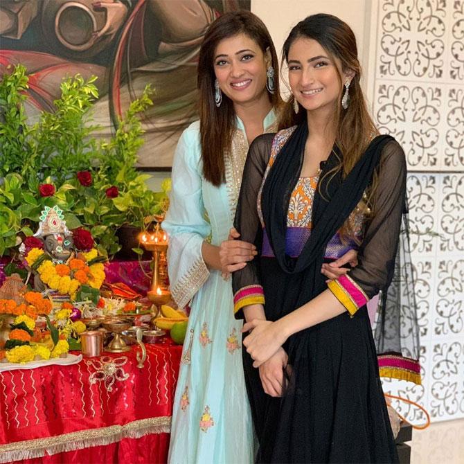 Shweta Tiwari too welcomed Ganpati Bappa at her home. The actress posted videos from the Aarti and pictures from the celebrations. Shweta's daughter Palak posted this picture with her mum and Lord Ganesha's idol and wrote alongside, 