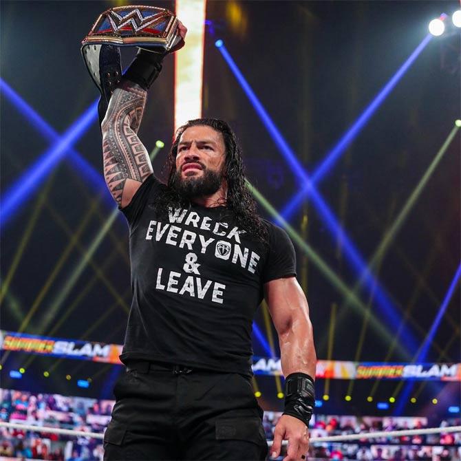 Roman Reigns, who was absent ever since WrestleMania 36, once again attacked Bray Wyatt to then stand tall with the Universal title in his hands to show the WWE Universe that he is back in the title picture and close SummerSlam 2020 in an epic way.