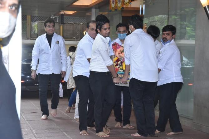 Here's wishing everyone a very happy Ganesh Chathurthi. Ganpati Bappa Morya!
In pic: Jeetendra and Laksshya bid adieu to Bappa.