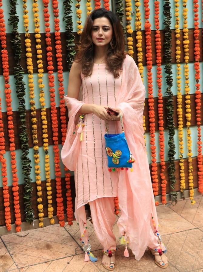 Riddhi Dogra was papped at the Ganesh Visarjan celebrations in a stunning pink desi attire at Ekta Kapoor's residence in Bandra.