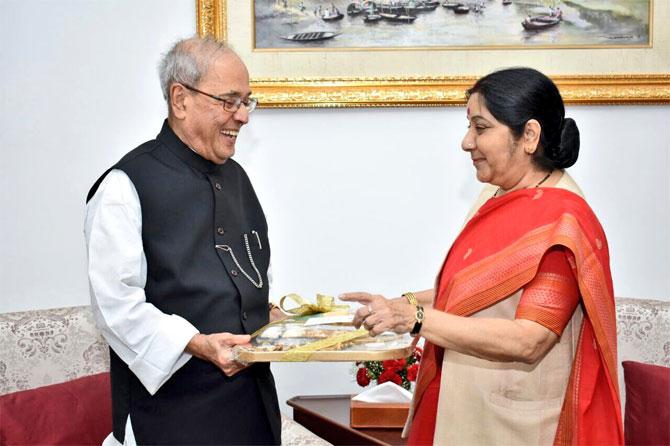 Throughout his career, Pranab Mukherjee donned many hats including handling ministries such as Defence, Finance, Commerce and External Affairs. However, Mukherjee ended his bond with the Congress party in 2012 after he was elected as the President of India. He served as India's 13th President from 2012-2017. He retired from politics after leaving the presidency citing 