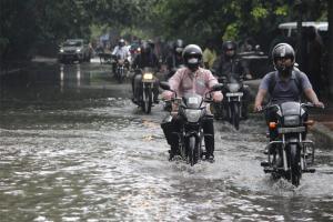 Water-logging after heavy showers in Delhi, but rain deficiency down