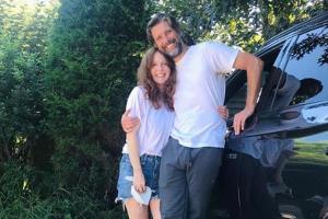 Julianne Moore wishes husband on 17th anniversary