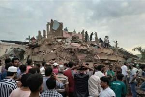 Raigad building collapse: Man searches for daughter, three grandkids