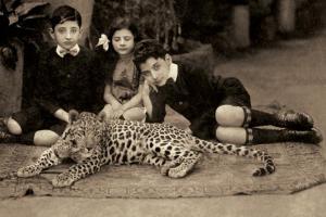 Print pashas, the Parsi Mark Twain and a playwright called Pijam