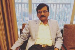 Mumbai: People in glass houses shouldn't pelt stones, says Sanjay Raut