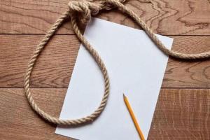 28-year-old man commits suicide, wife booked