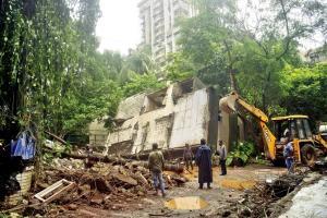 Man who died in Bandra building collapse came to pick laptop from shop