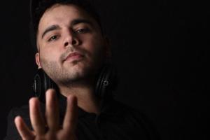 Meet Dhiren Lund aka D-Rain who is effortlessly DJing his way