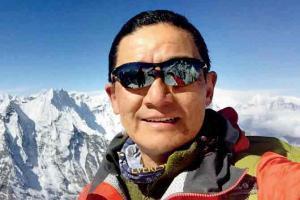 Probe ordered in fake Everest summit row