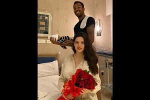 Natasa Stankovic shares a picture with Hardik Pandya and her newborn