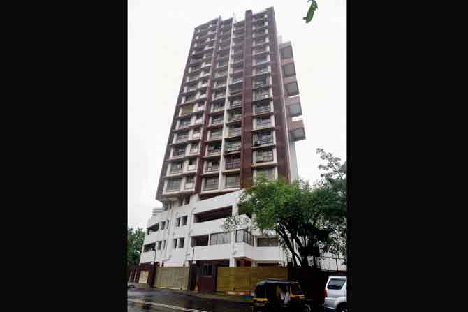 Disha Salian’s residence in Malad West from where she jumped to her death. PIC/SHADAB KHAN 