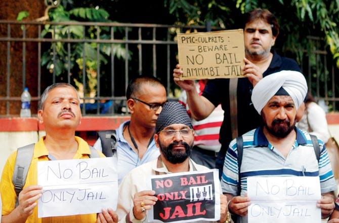 The scam was revealed when the RBI found that the PMC Bank had allegedly created fictitious accounts to hide over R4,355 crore loans extended to the almost-bankrupt HDIL. Pic/Ashish Raje