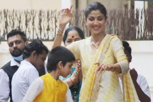 Ganesh Visarjan 2020: Shilpa Shetty dances while bidding adieu to Bappa
