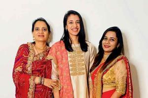Women's cricketer Smriti Mandhana celebrates Teej with family