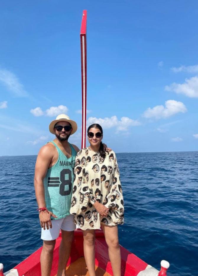 Suresh Raina and his wife Priyanka look stunning in this photo. Needless to say, the background is equally breathtaking. Raina captioned this photo: Sea, boat & lots of fishes we spotted! What a fun day on the waters! @heritanceaarah #heritanceaarah #aitkenspencehotels #aitkenspencehotelsandresorts