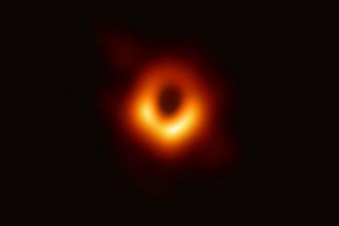 May 6: Discovery of the first black hole: Astronomers announce the discovery of the first black hole located in a star system visible to the naked eye