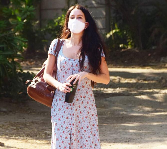 On the work front, Isabelle Kaif was supposed to make her Bollywood debut with Stanley D'Costa's Time to Dance, but the film is yet to see the light of day. Now Katrina Kaif's little sister will be making her debut with Kwatha, co-starring Aayush Sharma. Karan Butani's movie is set against a military backdrop.