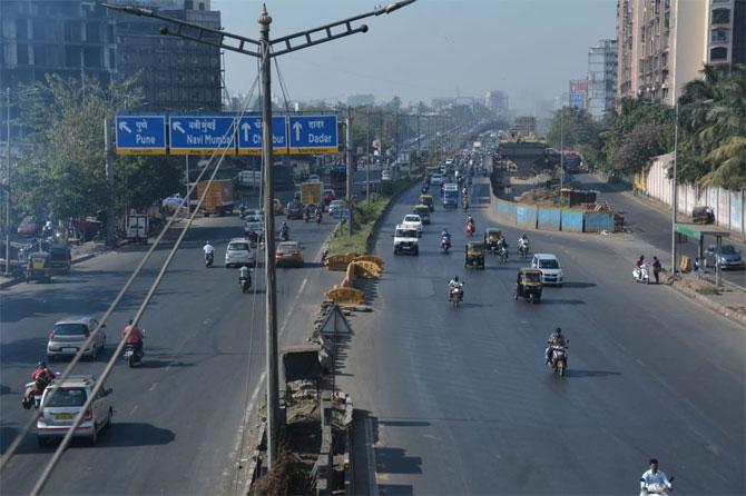 Peak-hour traffic was normal in Mumbai on Tuesday . A view of the Santacruz Chembur link road on December 8, 2020. Pic: Sayyed Sameer Abedi