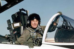 Chuck Yeager, first person to fly at speed of sound, dies at 97
