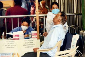 Mumbai's fresh COVID-19 cases dip to 606