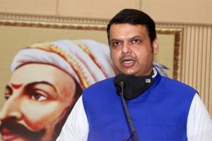 Fadnavis questions MVA for filing charge sheet against Arnab hurriedly