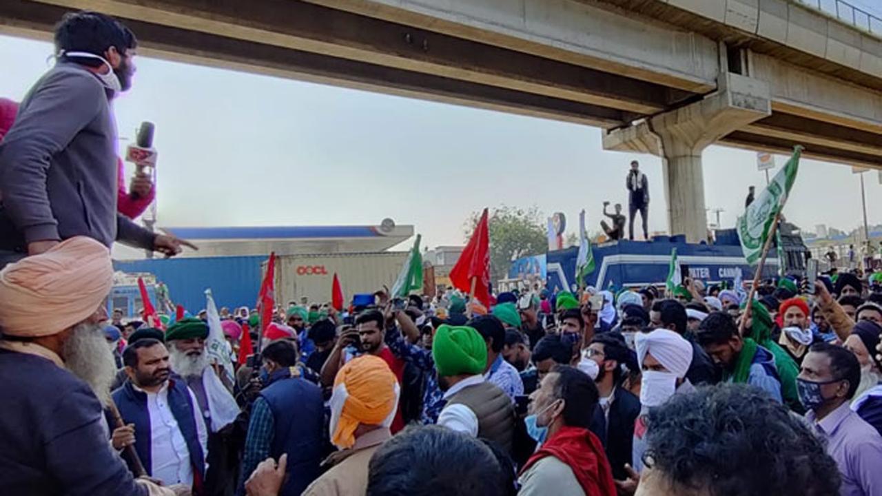 Bihar: Farmers take out mega march to Raj Bhawan in Patna