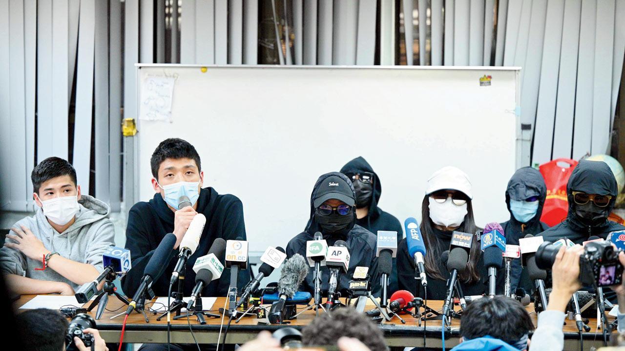 China jails 10 seeking to flee Hong Kong
