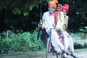 Naved Jafri excited to see dad Jagdeep on screen for the last time