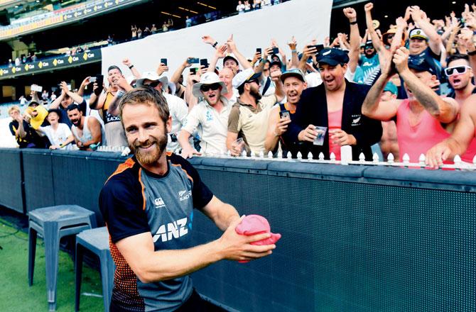 New Zealand captain Kane Williamson amuses the Melbourne Cricket Ground crowd on December 29, 2019. Pic/Getty Images