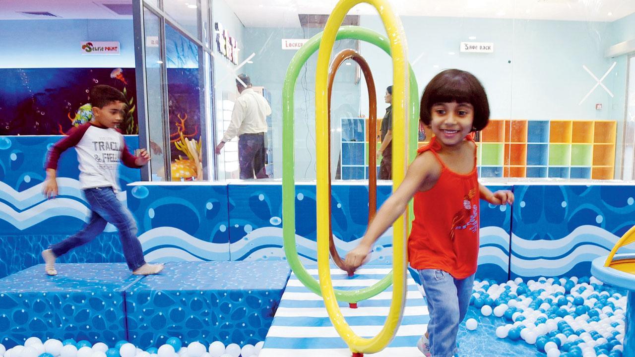 Mumbai: Only establishments outside CZs can resume immediately