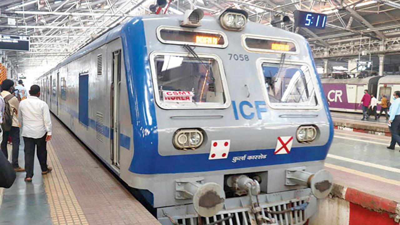 
In December 2020, the Central Railway introduced AC local trains after it received formal approval to run air-conditioned local trains between CSMT and Kalyan on an experimental basis. The first AC local ran from Kurla to CSMT as per the schedule and witnessed a meager 22 passengers making us of the service.
