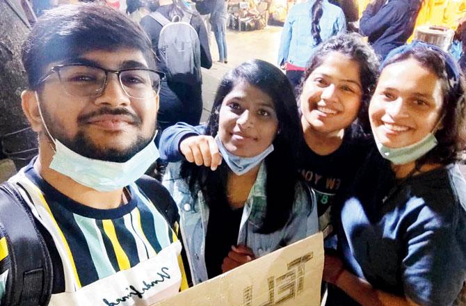 Passersby also stop to take selfies with Raj Dagwar