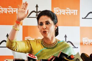 Urmila Matondkar flaunts her Hindutva as she joins Shiv Sena
