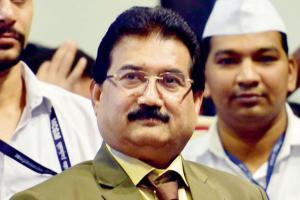 Mumbai: Top BMC leader caught on tape 'threatening' contractor