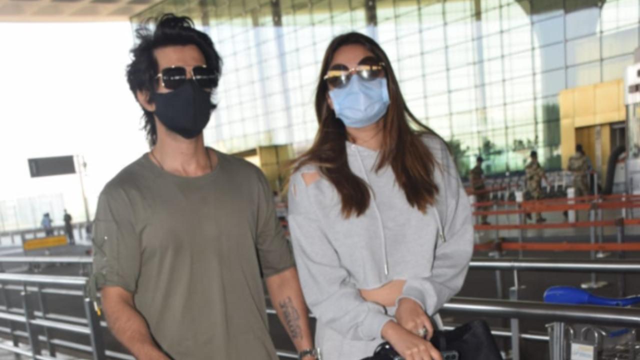 Anushka Ranjan was snapped with Aditya Seal at the Mumbai airport. Looking at the bags, it seems like the duo has jetted off for a vacation. Off to celebrate new year? Guess we must keep an eye on the duo's Instagram accounts now. On the work front, Aditya was last seen in Indoo Ki Jawani. The actor has received a thumbs-up for his performance in the film where he plays a Pakistani tourist who matches with a young girl from Ghaziabad on an online dating app. Aditya is currently shooting for his next film, a dance horror-comedy, being directed by choreographer Bosco Martis.