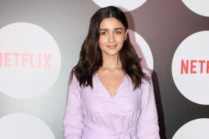 Alia Bhatt wins the internet with her 'casual flexing' picture